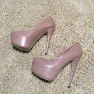 Gorgeous nude platform pumps